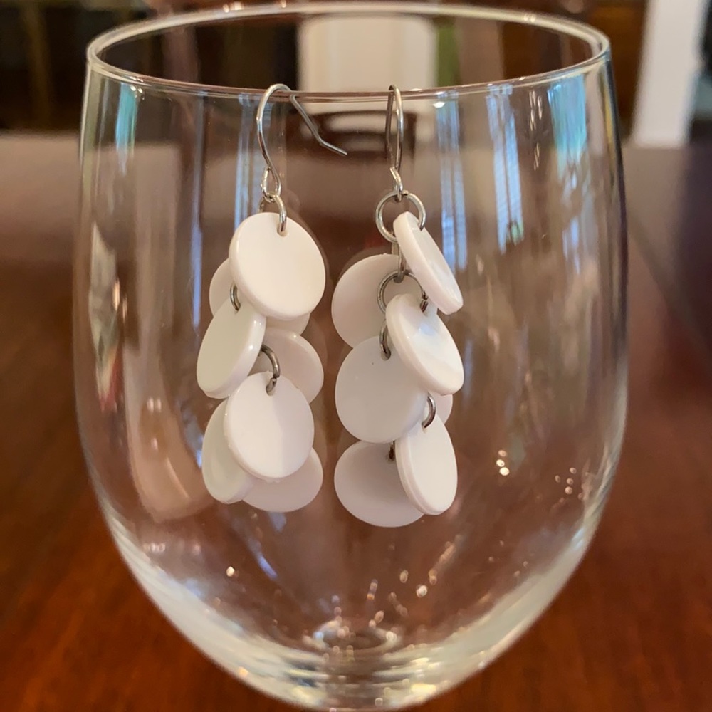 Groovy White Resin Lightweight Vintage Retro Disc Drop Seventies Vibe Earrings